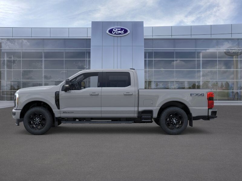 2025 Ford F-350 photo 3