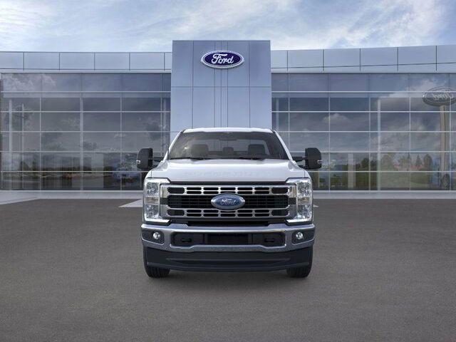 2025 Ford F-350 Super Duty XLT - Photo 6