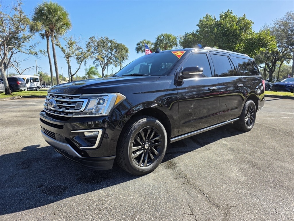 2019 Ford Expedition Limited's photo