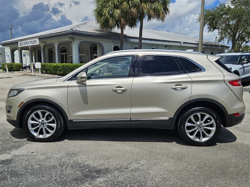 Used 2017 Lincoln MKC Select with VIN 5LMCJ2C99HUL08457 for sale in Pembroke Pines, FL