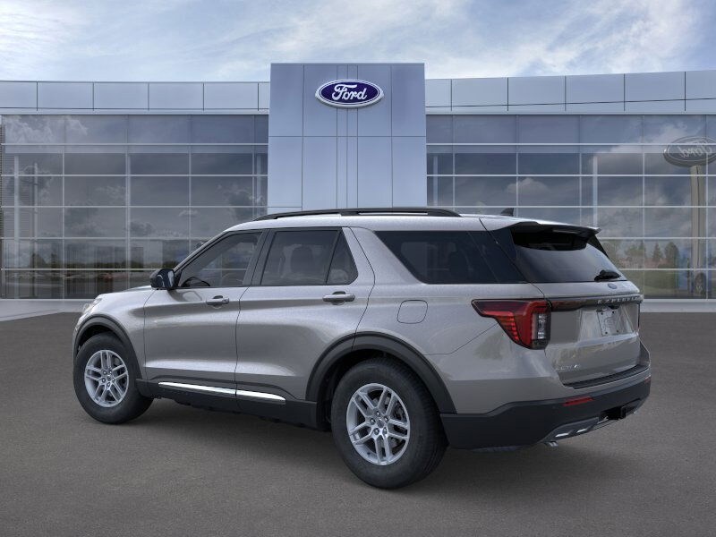 2025 Ford Explorer photo 4
