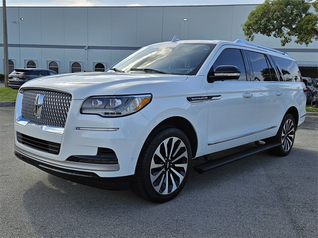 2023 Lincoln Navigator Reserve L's photo