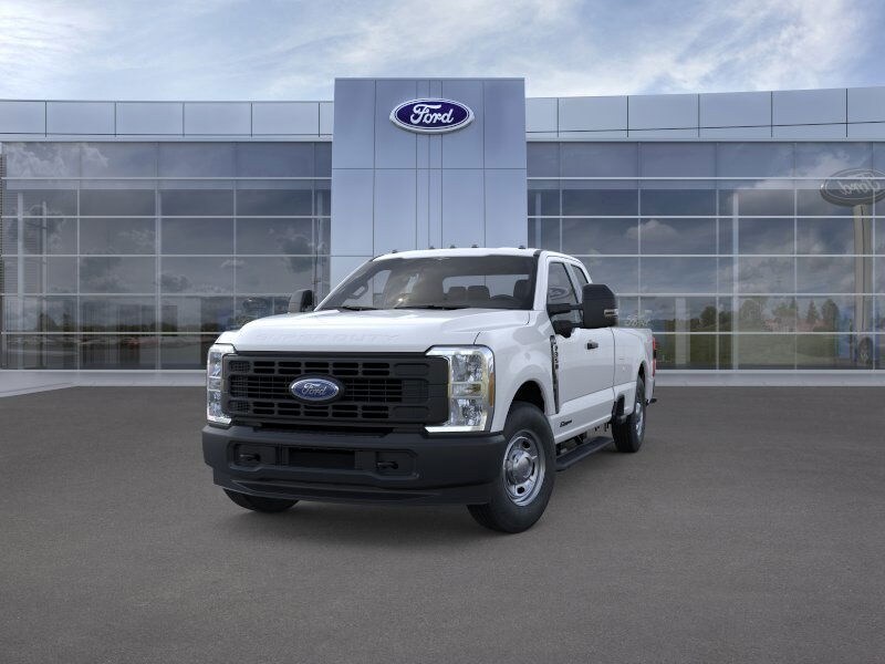 2025 Ford F-350 photo 2