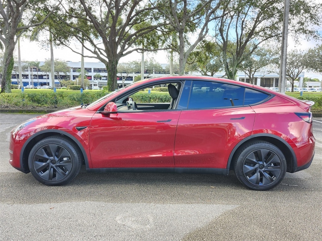 Used 2024 Tesla Model Y Long Range with VIN 7SAYGDEE1RA312076 for sale in Pembroke Pines, FL
