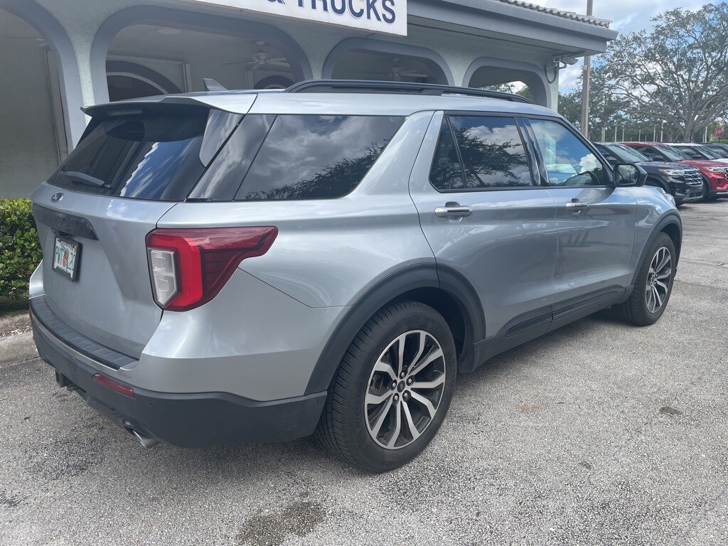 2022 Ford Explorer ST-Line photo 3