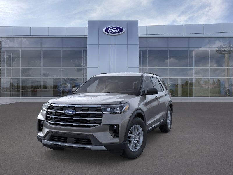 2025 Ford Explorer photo 2