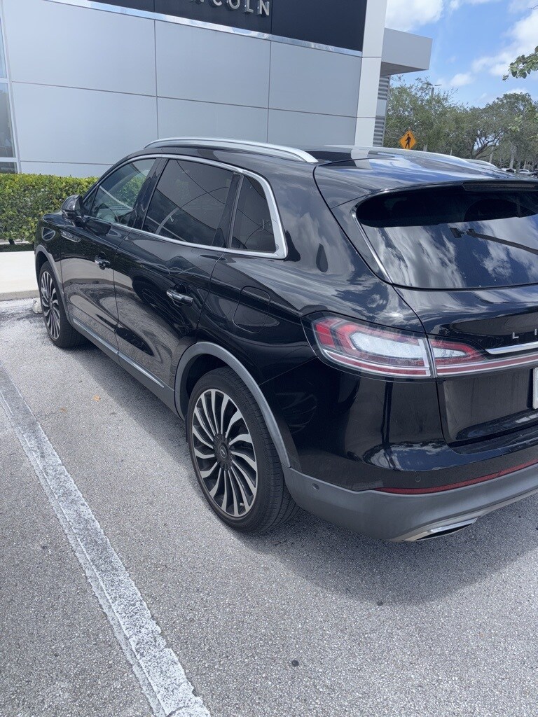 2019 Lincoln Nautilus Black Label photo 2