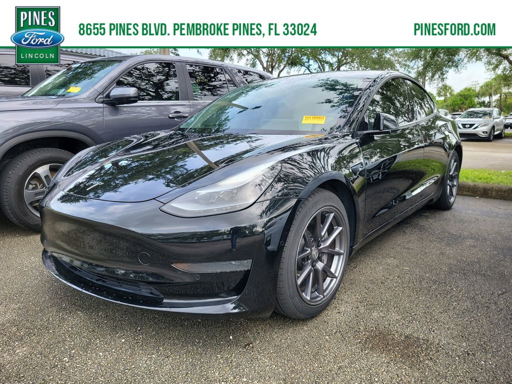 2021 Tesla Model 3 Standard Range Plus's photo