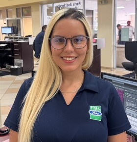 Staff member Yipsi Gonzalez from ID_167284