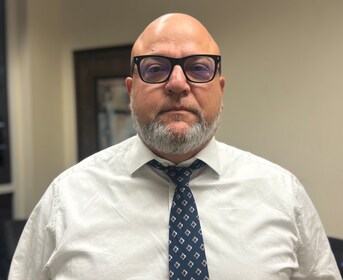 Staff member Lazaro Vergara from ID_4094f0