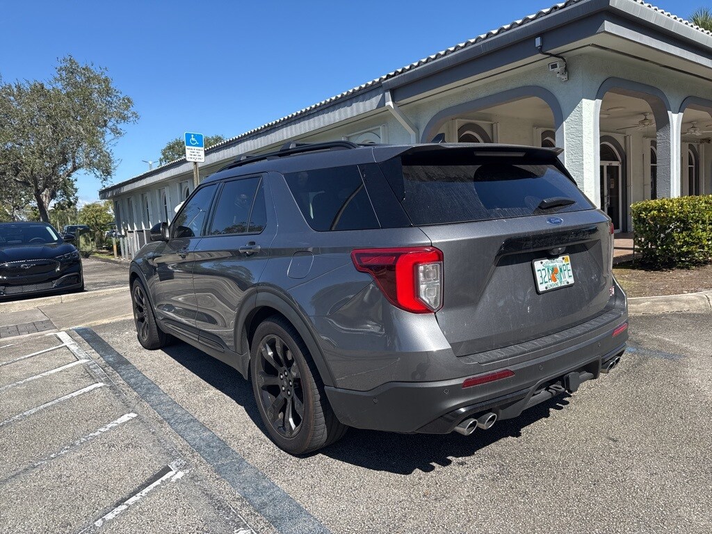 2021 Ford Explorer ST photo 3