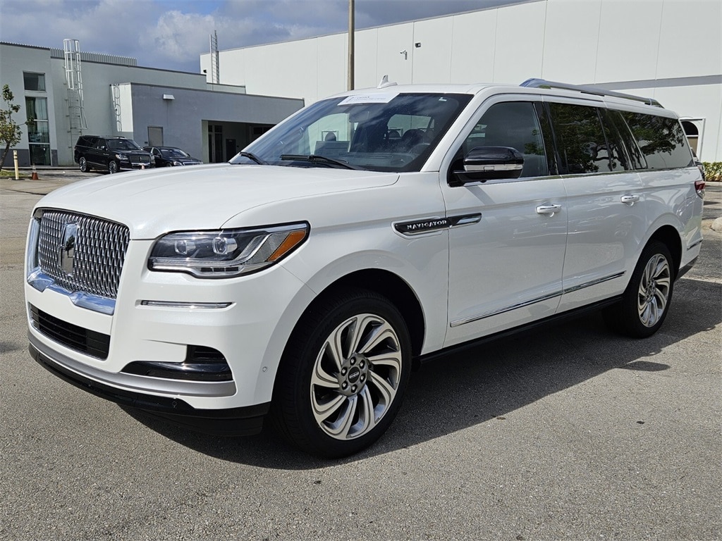 Certified 2023 Lincoln Navigator Reserve L with VIN 5LMJJ3KG5PEL05741 for sale in Pembroke Pines, FL