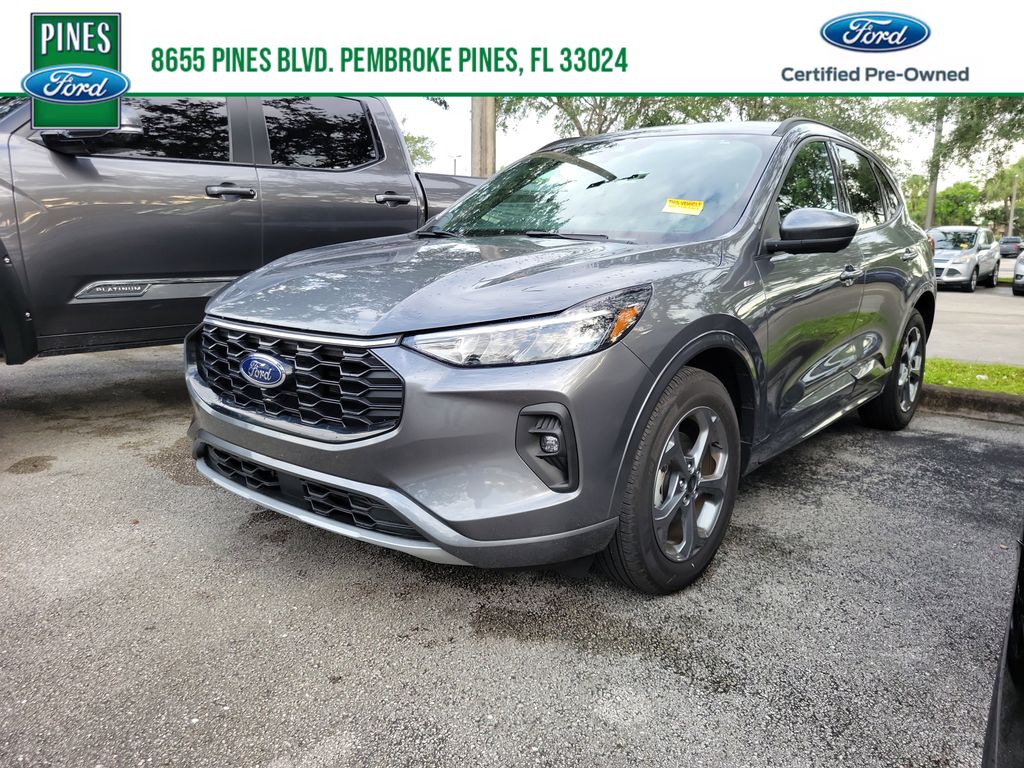2023 Ford Escape ST-Line Select AWD 2.0L's photo