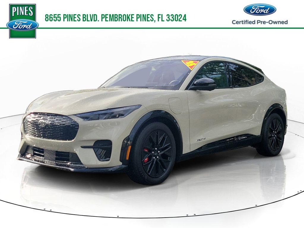 2025 Ford Mustang-Mach-e Premium's photo