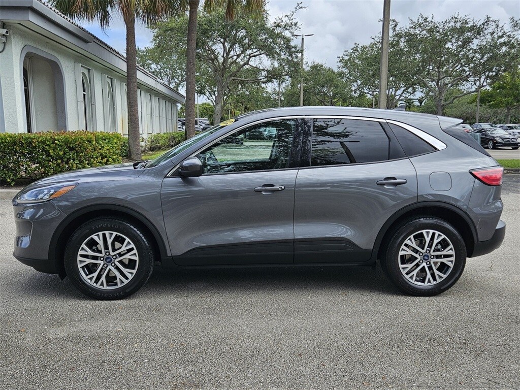 2022 Ford Escape SEL photo 2