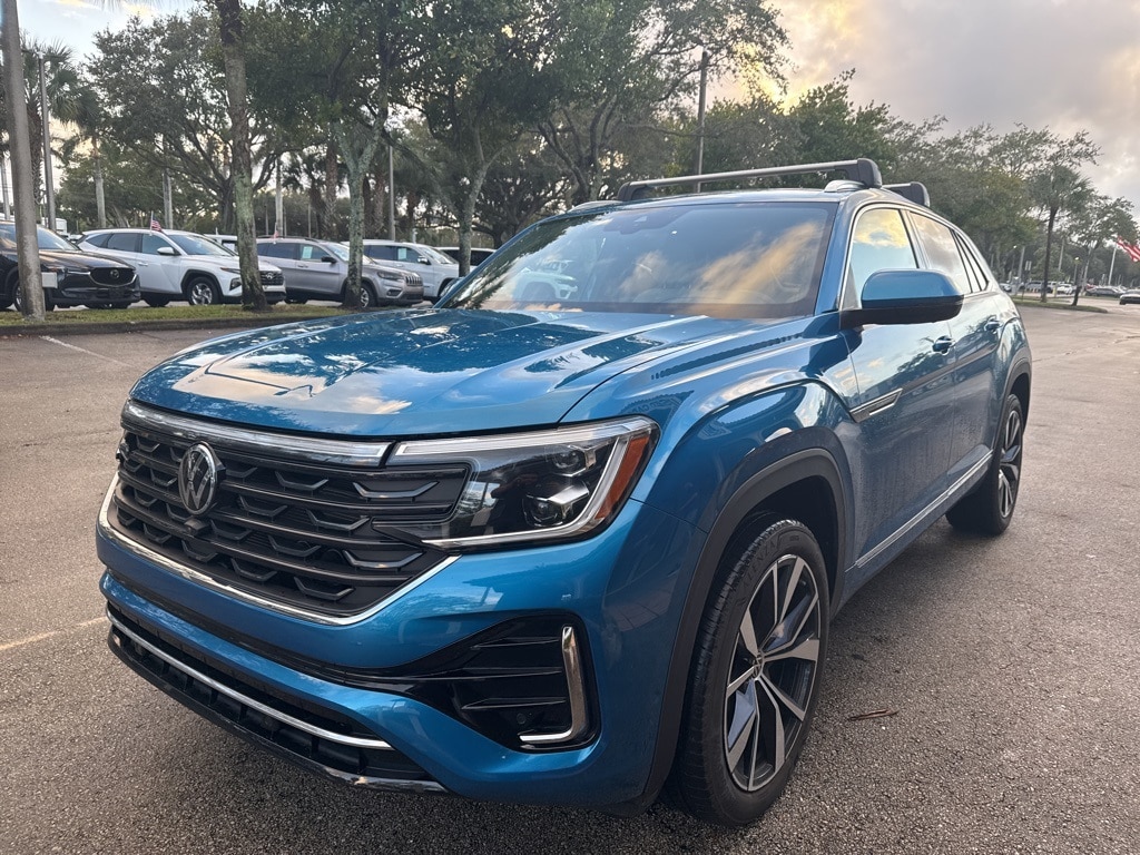 2024 Volkswagen Atlas Cross Sport SEL Premium R-LINE's photo