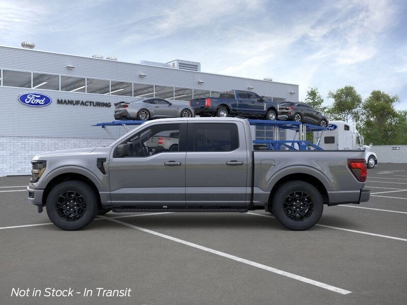 2025 Ford F-150 XLT photo 2