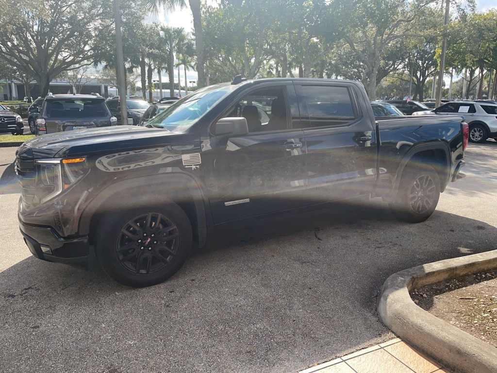 2023 GMC Sierra 1500 Elevation's photo