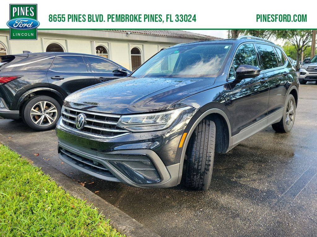 2022 Volkswagen Tiguan 2.0T SE's photo