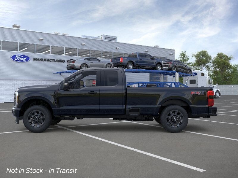 2025 Ford F-350 photo 3