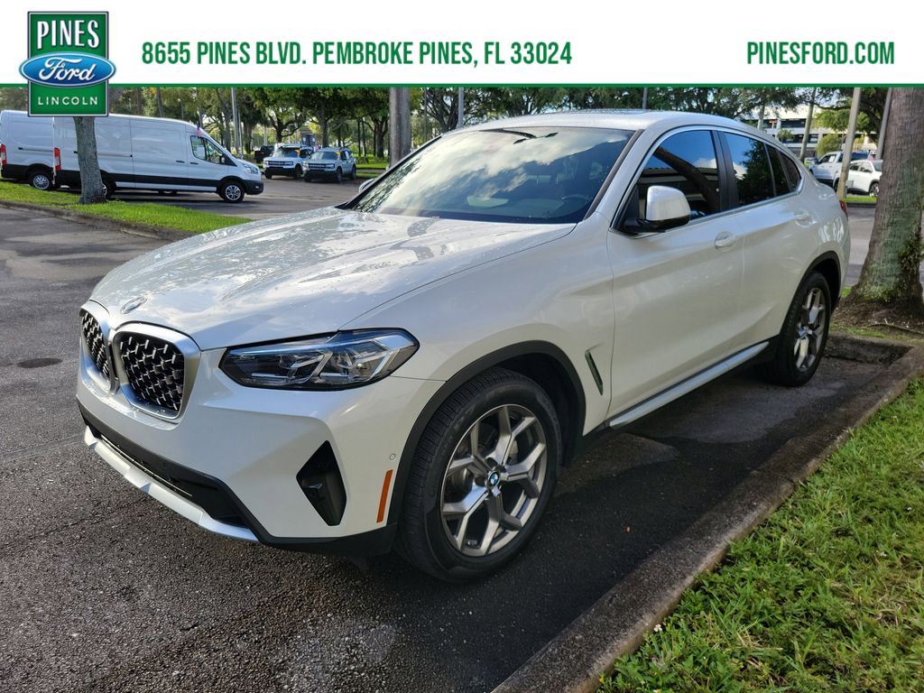 2023 BMW X4 xDrive30i's photo