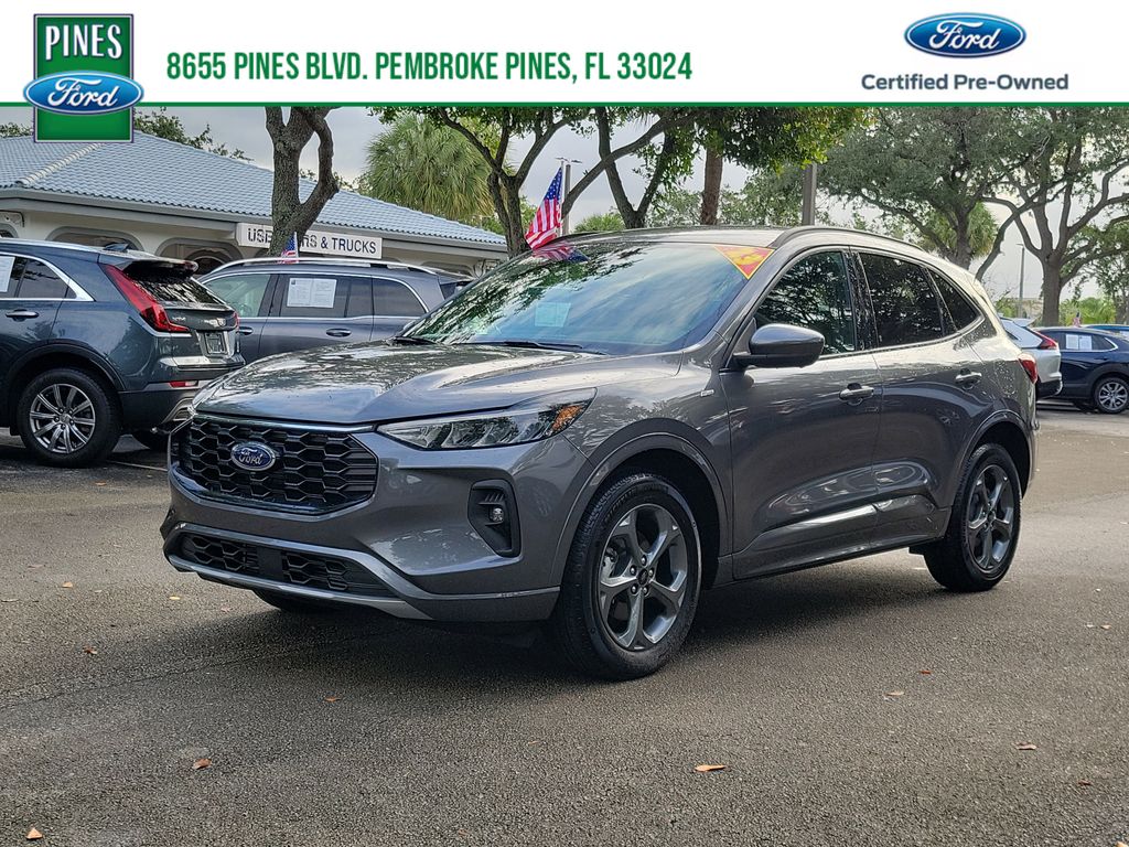 2023 Ford Escape ST-Line Select AWD 2.0L's photo