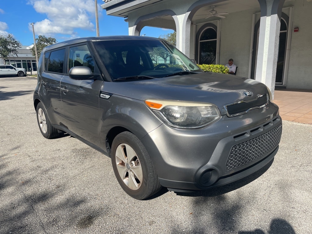 Used 2015 Kia Soul Base with VIN KNDJN2A28F7208127 for sale in Pembroke Pines, FL