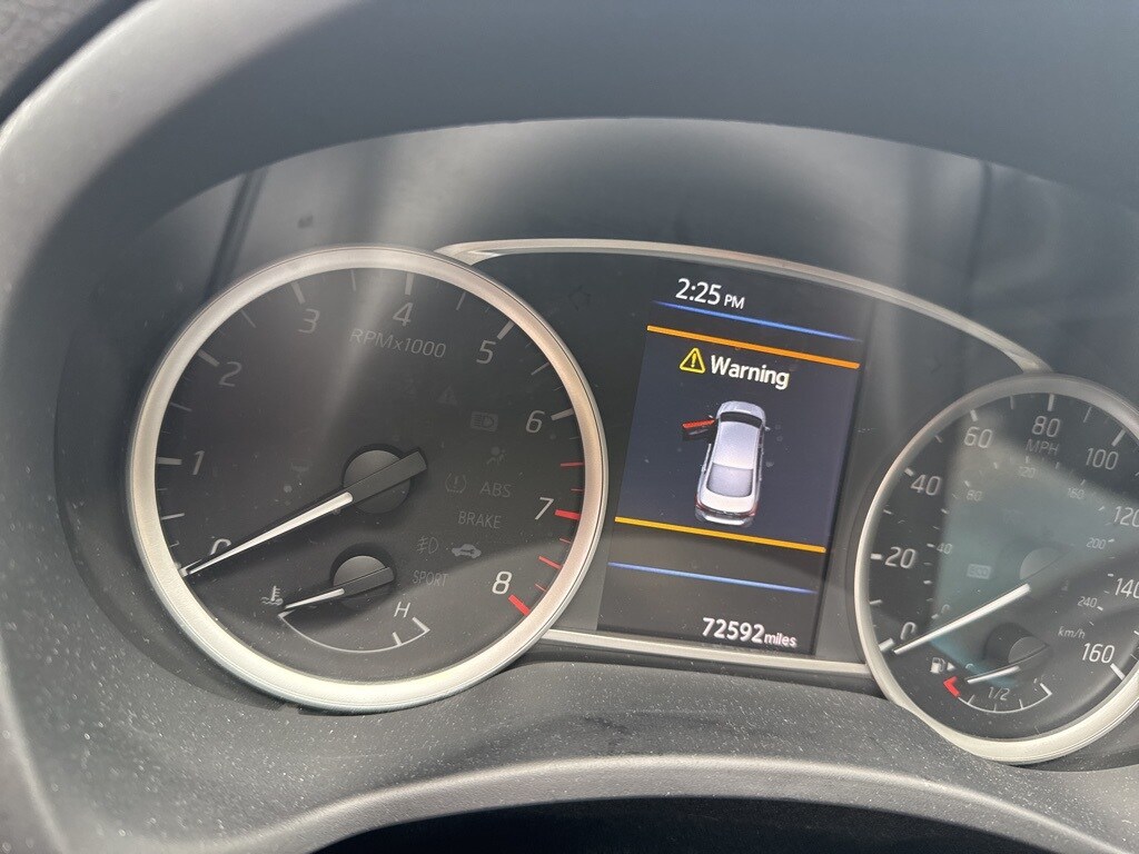 2019 Nissan Sentra SV photo 3