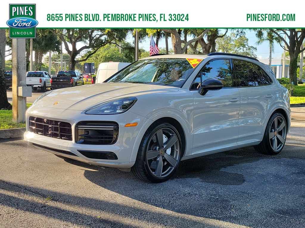 2021 Porsche Cayenne Turbo's photo