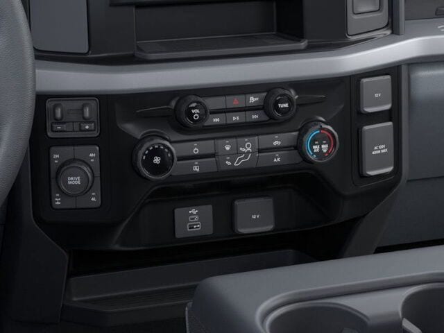 2025 Ford F-350 Super Duty XLT - Photo 15