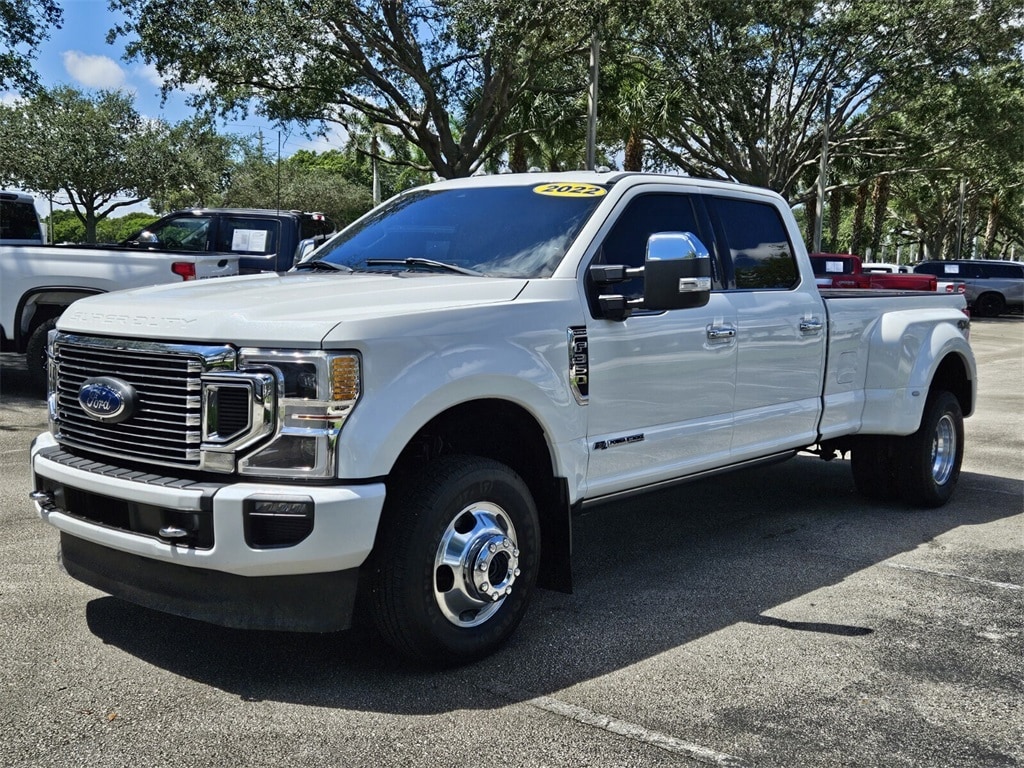 2022 Ford F-350 Super Duty Platinum's photo