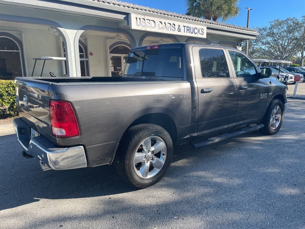 2017 Ram 1500 SLT photo 3