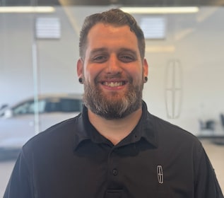 Staff member Alex Viera from ID_894cfa
