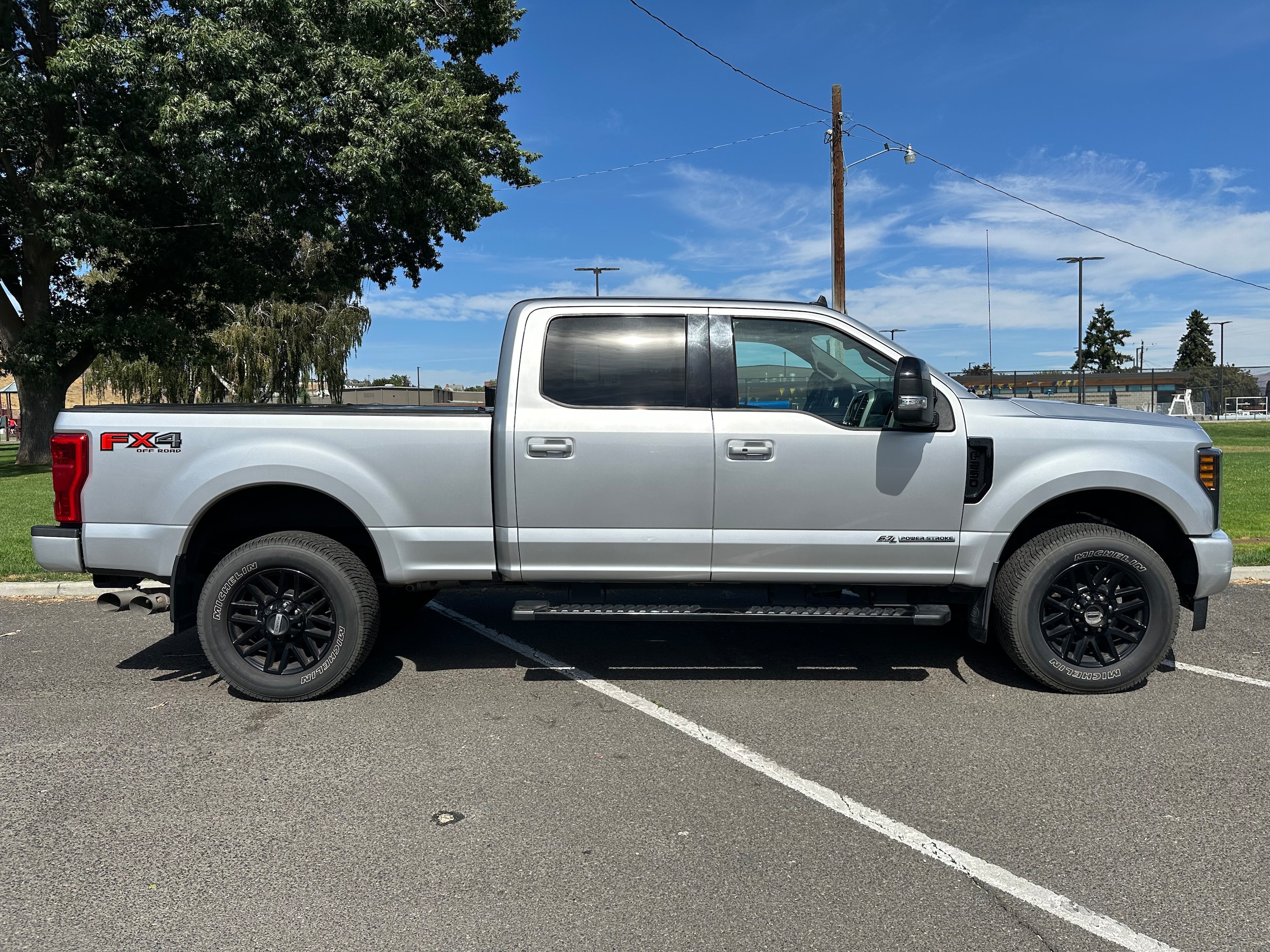 Used 2019 Ford F-250 Super Duty Lariat with VIN 1FT7W2BT2KEE75090 for sale in Selah, WA