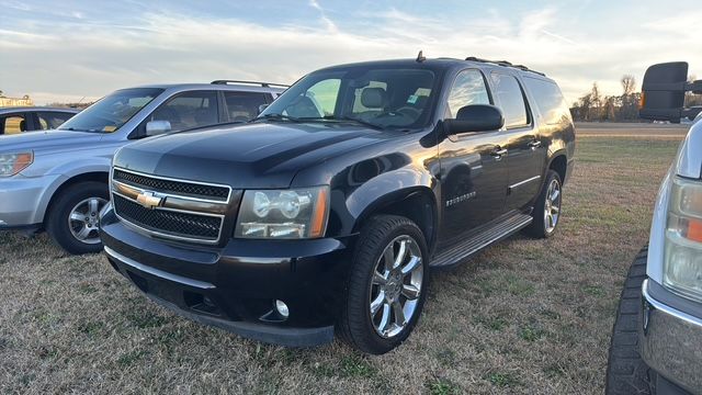 2007 Chevrolet Suburban LT's photo