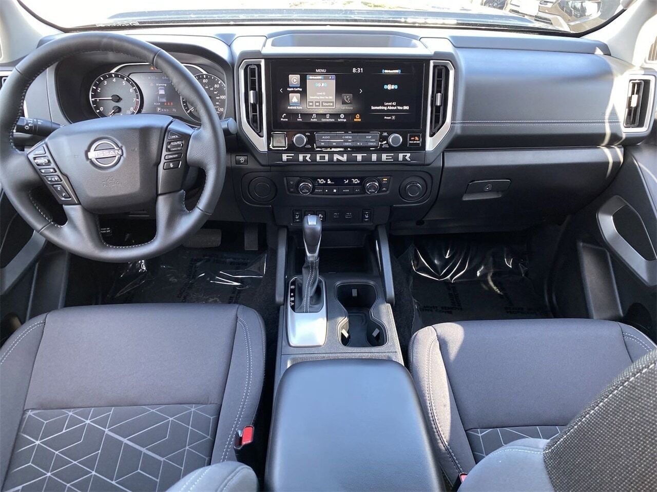 2025 Nissan Frontier SV - Photo 17