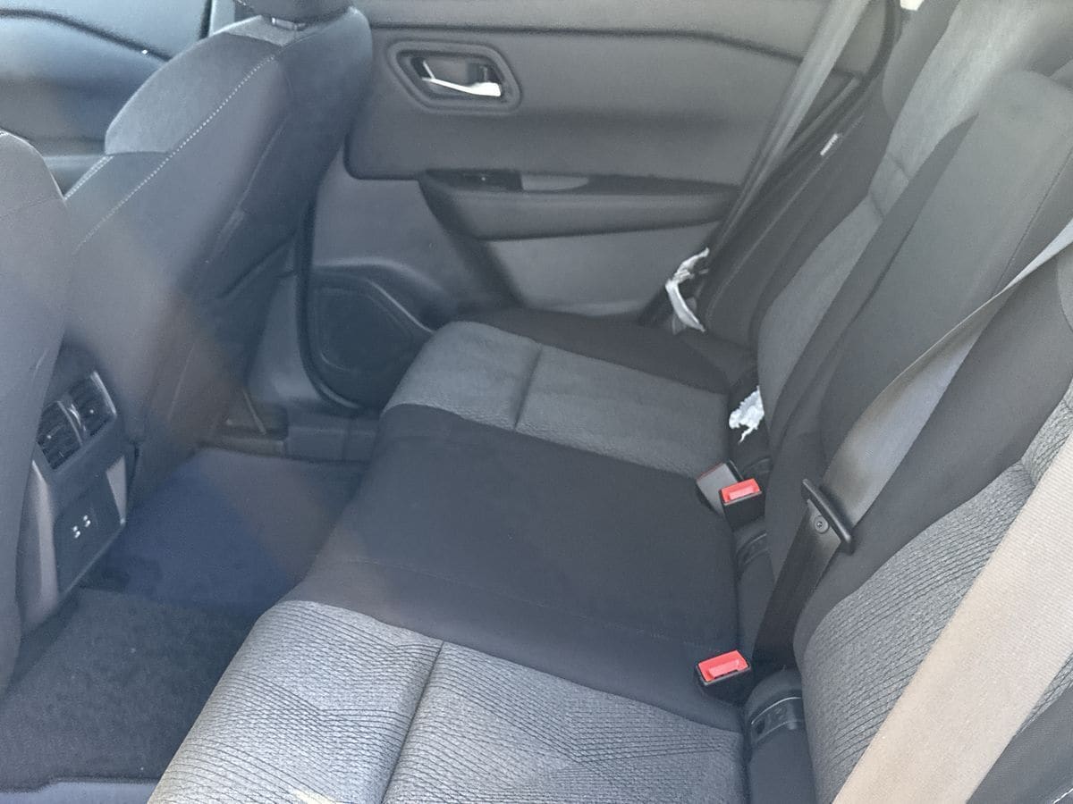 2026 Nissan Rogue SV - Photo 18