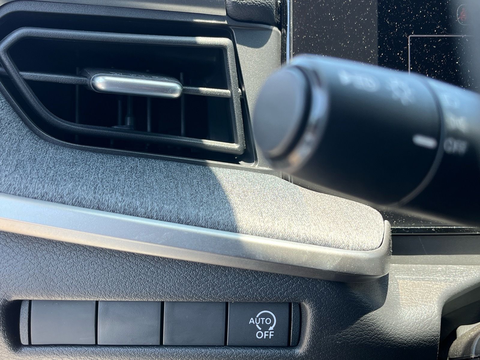 2026 Nissan KICKS SV - Photo 28
