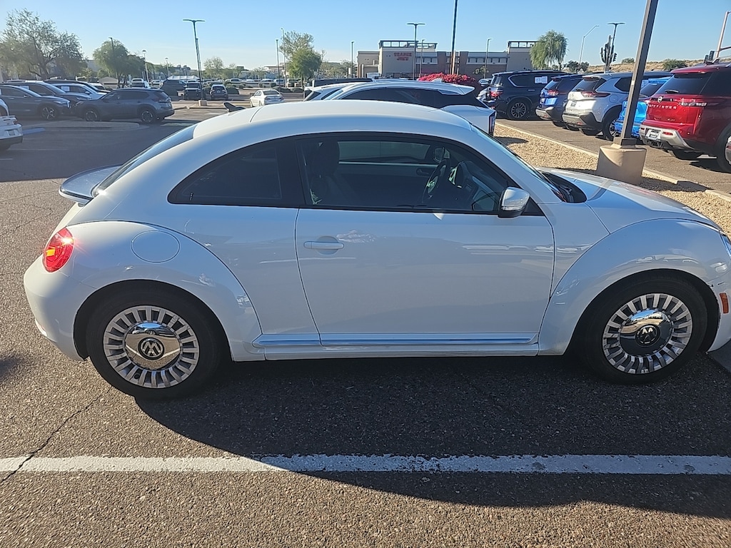 Used 2016 Volkswagen Beetle 1.8T SE Hatchback