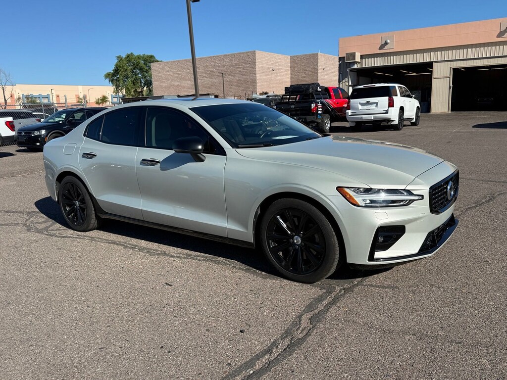 Used 2022 Volvo S60 B5 Momentum Sedan