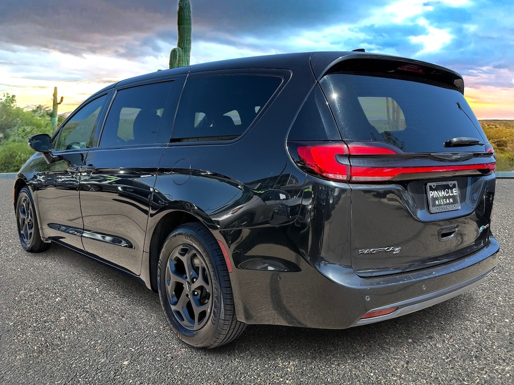Used 2022 Chrysler Pacifica Hybrid Touring L Van Passenger Van
