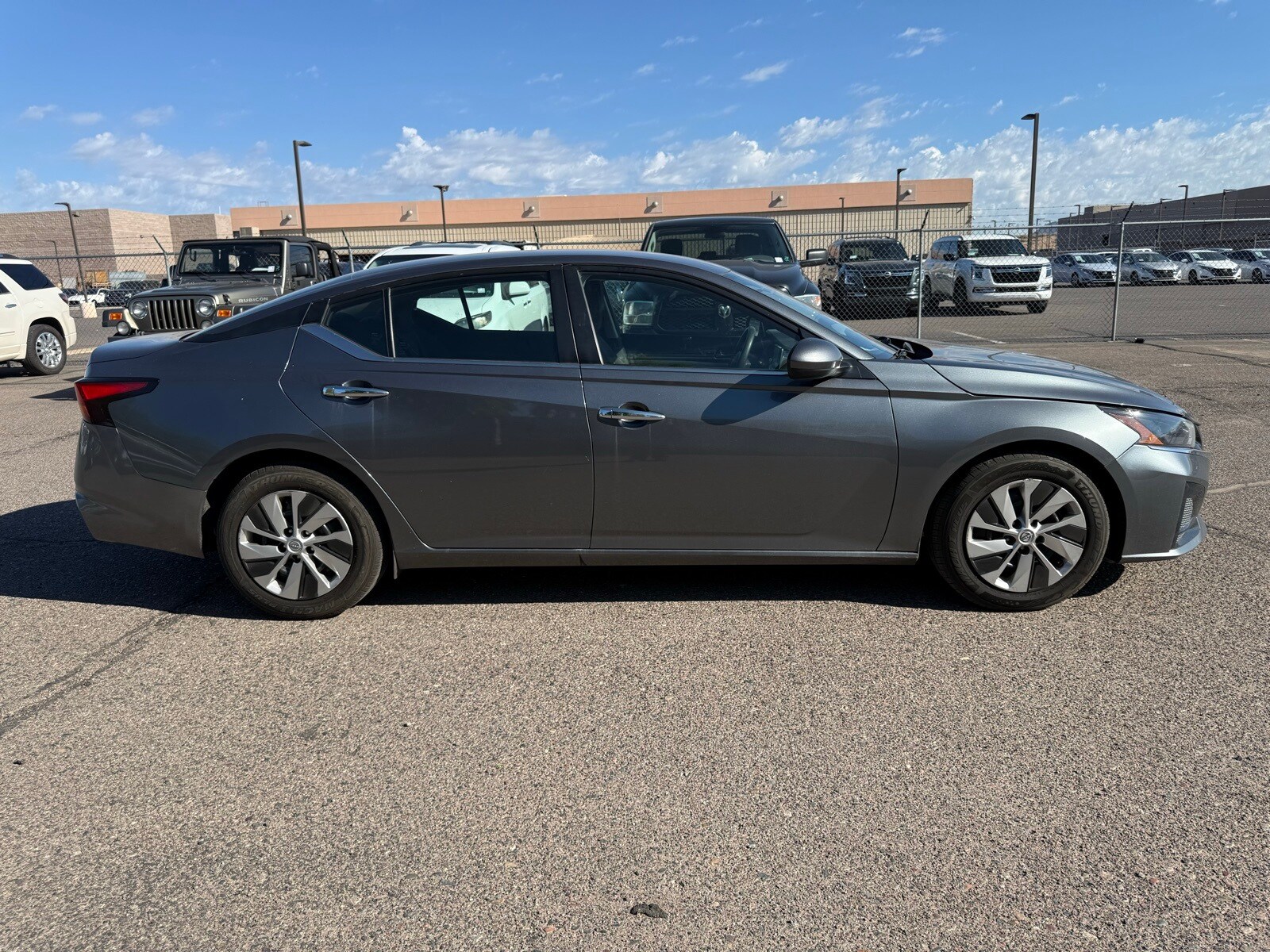 2023 Nissan Altima 2.5 S photo 4