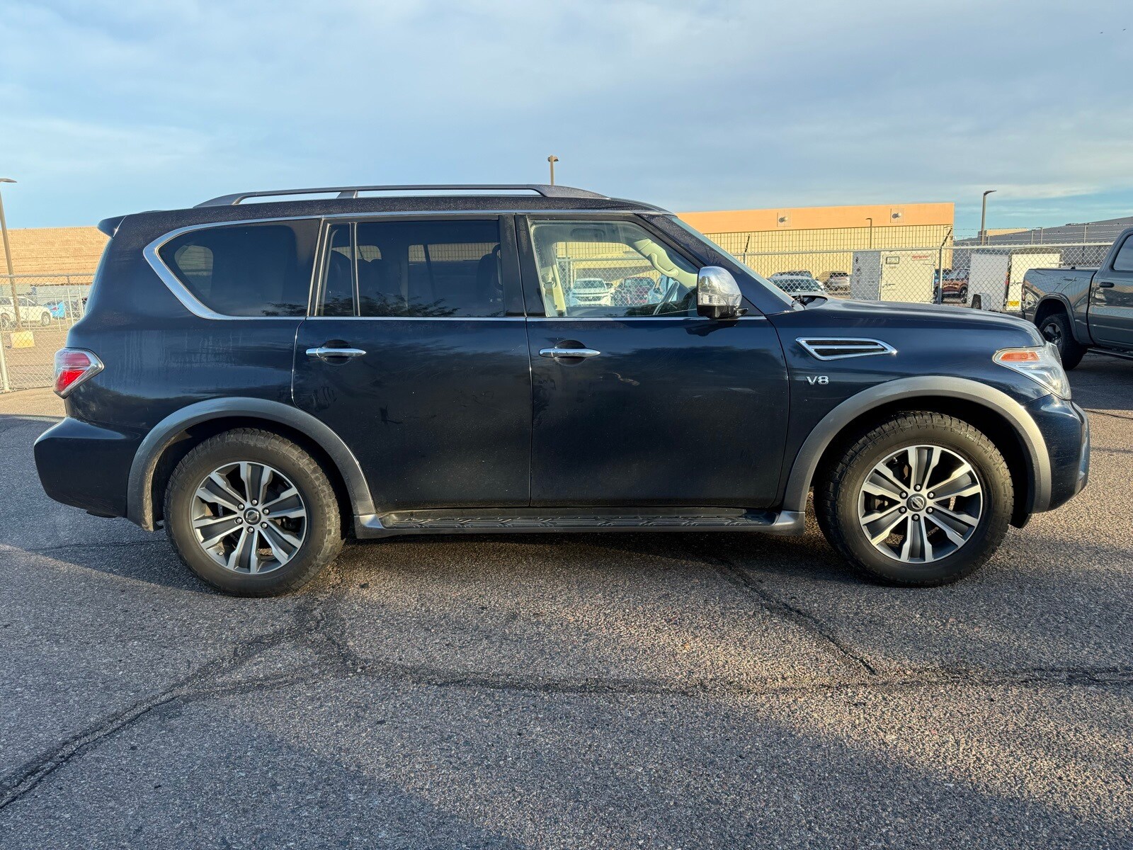 2020 Nissan Armada SL photo 3