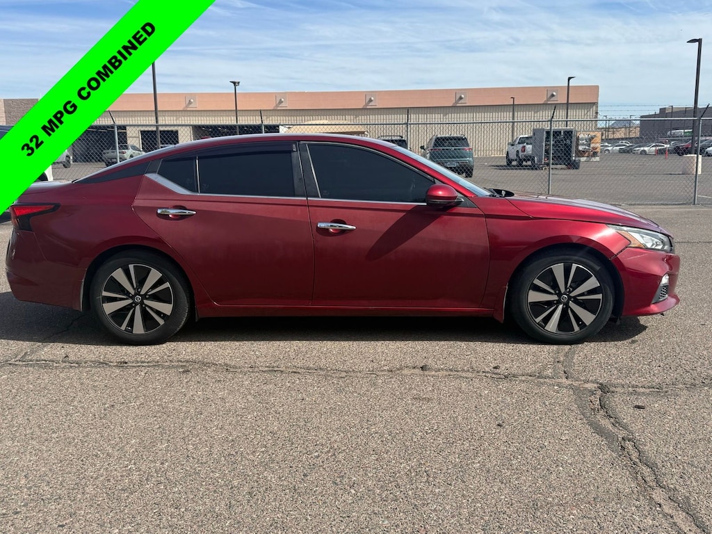 Used 2021 Nissan Altima 2.5 SV Sedan