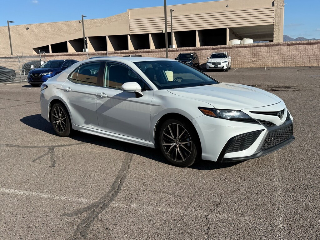Used 2023 Toyota Camry SE Sedan