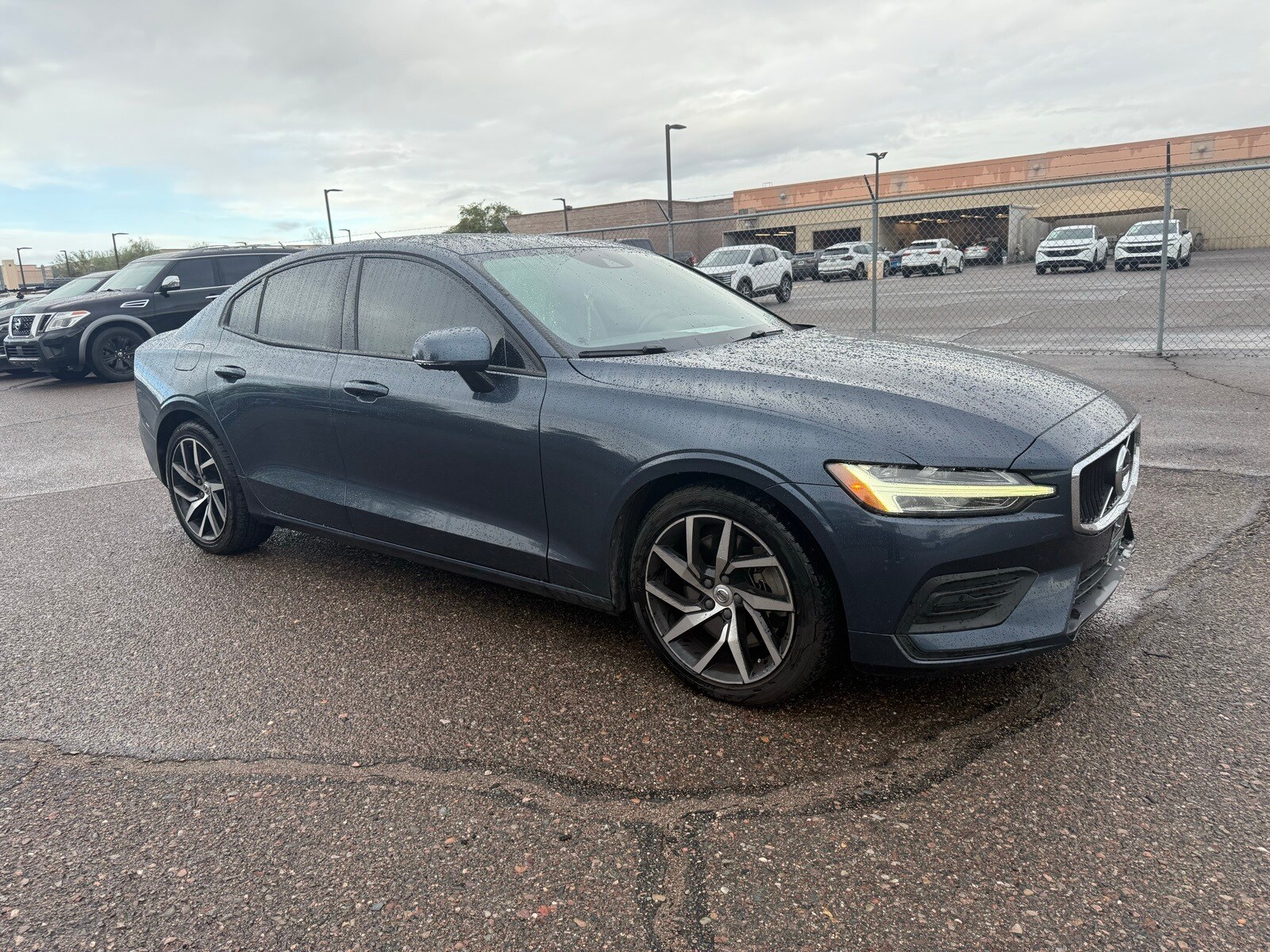 2020 Volvo S60 T6 Momentum photo 3