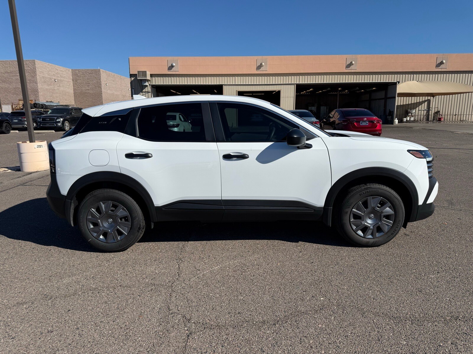2025 Nissan Kicks S photo 4