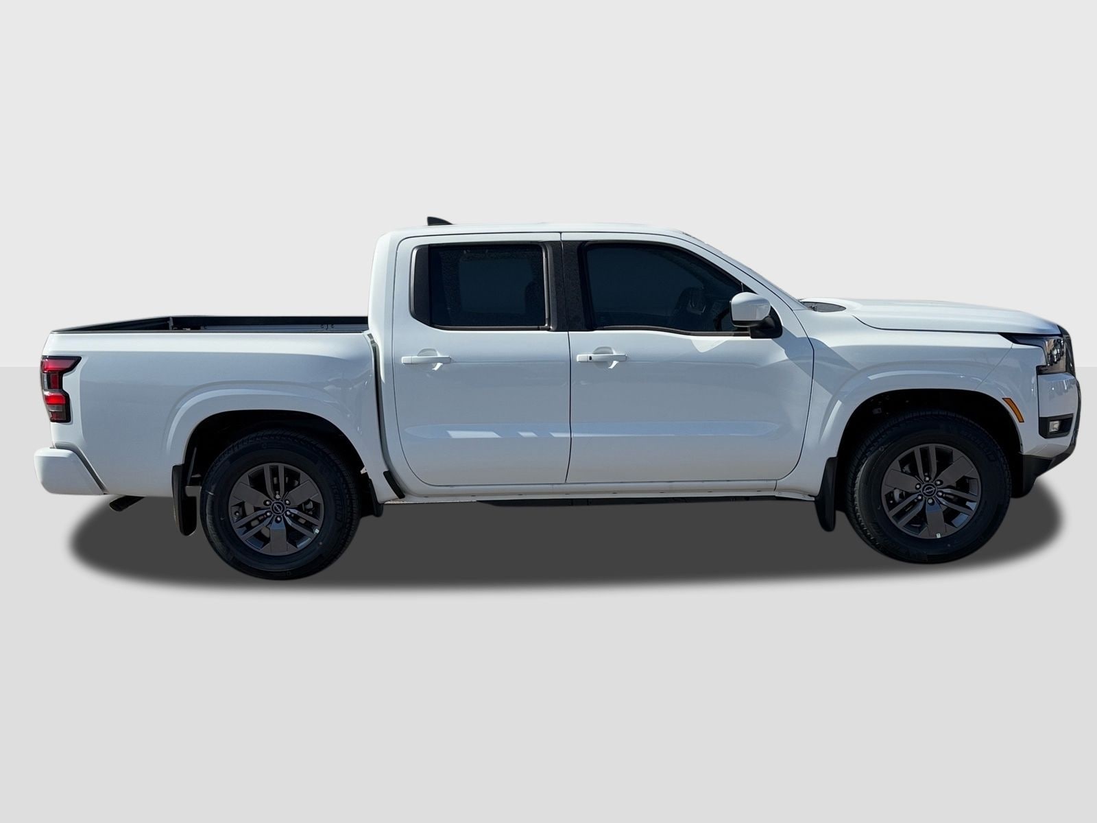 2025 Nissan Frontier SV - Photo 7