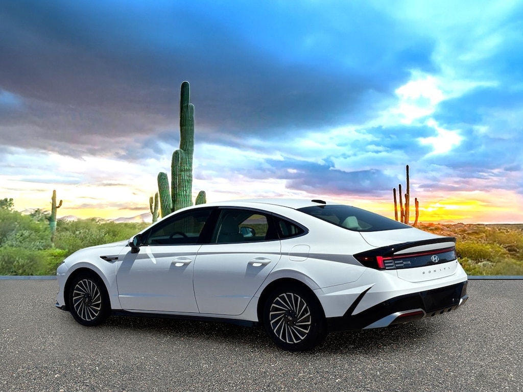 Used 2025 Hyundai Sonata Hybrid SEL Sedan
