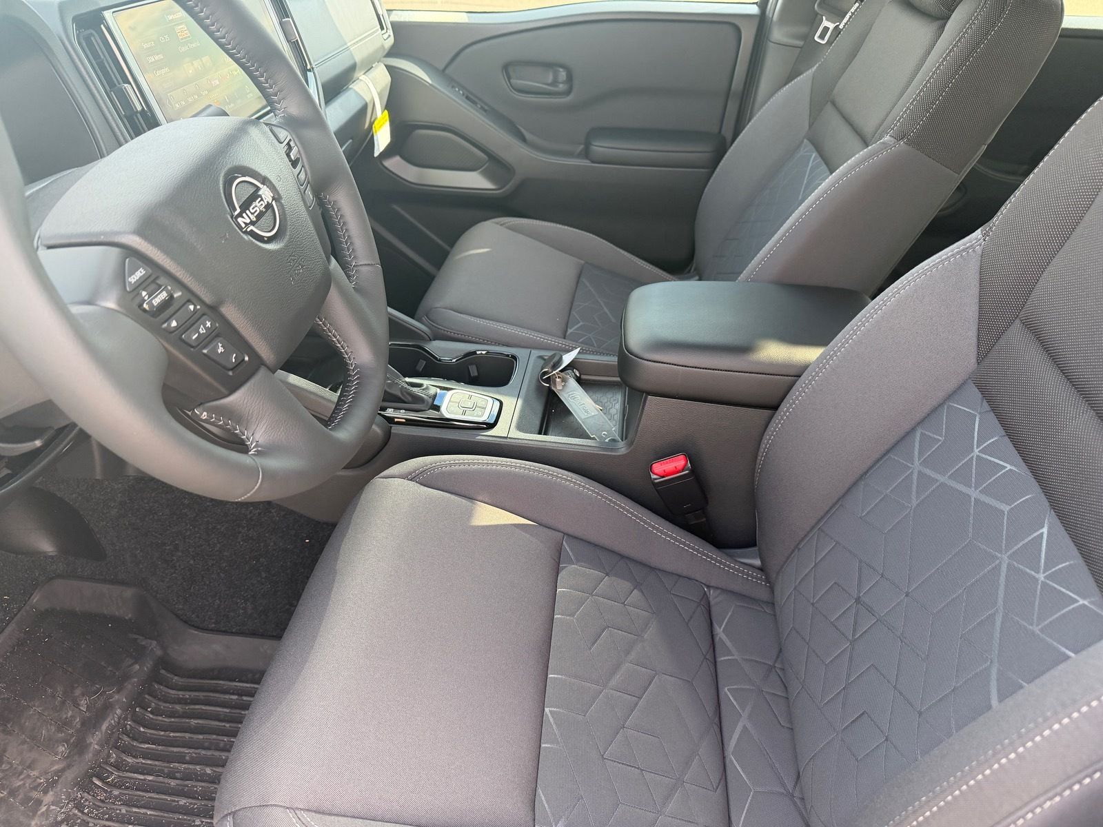 2026 Nissan Frontier SV - Photo 13